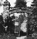 Vstup do Boesk zahrady. Fotografie zachycuje stav z roku 1940